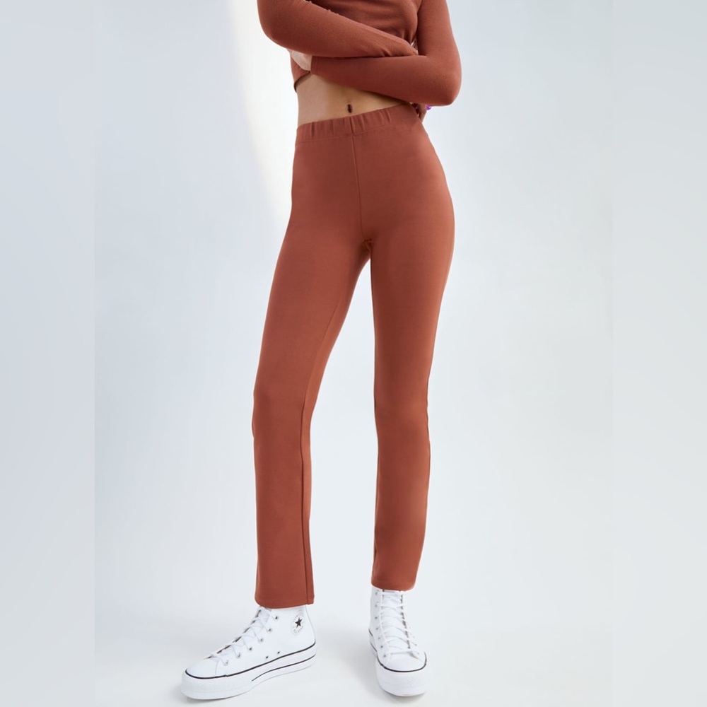 Aritzia Sunday Best Cognac pants Small